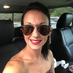 Meet your Posher, Jillian